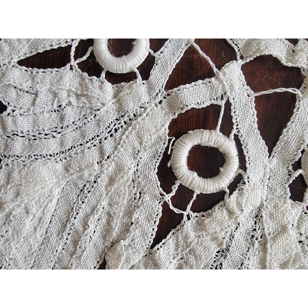 Vintage Handmade Cotton Needle Lace Table Runner - Picture 15 of 16